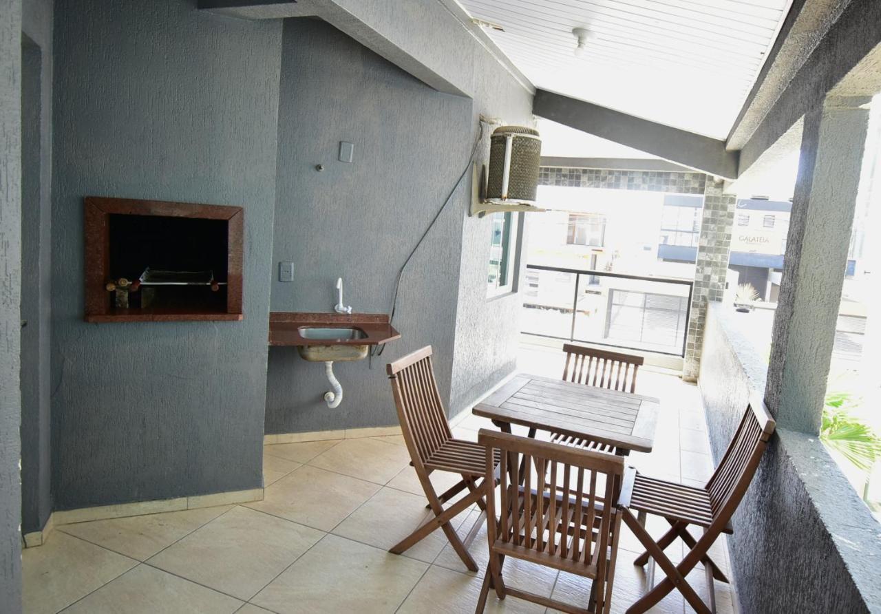 Residencial Melfi 3 Ap.2 Frente Apartment Bombinhas Exterior photo
